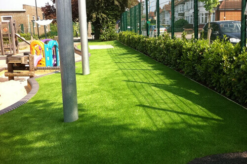 8 Ý tưởng thiết kế cảnh quan với cỏ nhân tạo sân vườn