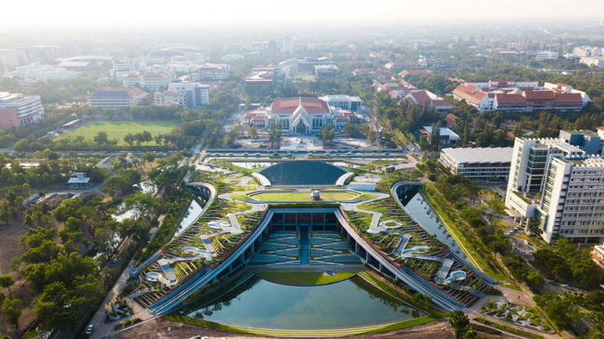 Đại học Thammasat - trang trại trên tầng thượng đô thị lớn nhất châu Á